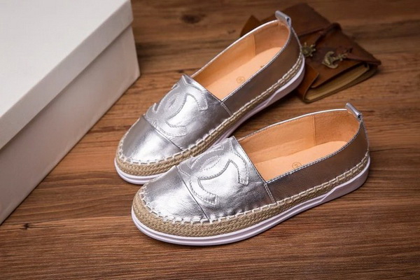 CHANEL Loafers Women--095